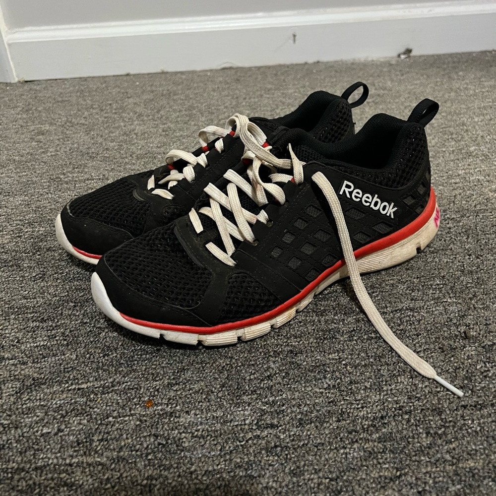 Reebok Black Lace Up Sneakers Size 9 US